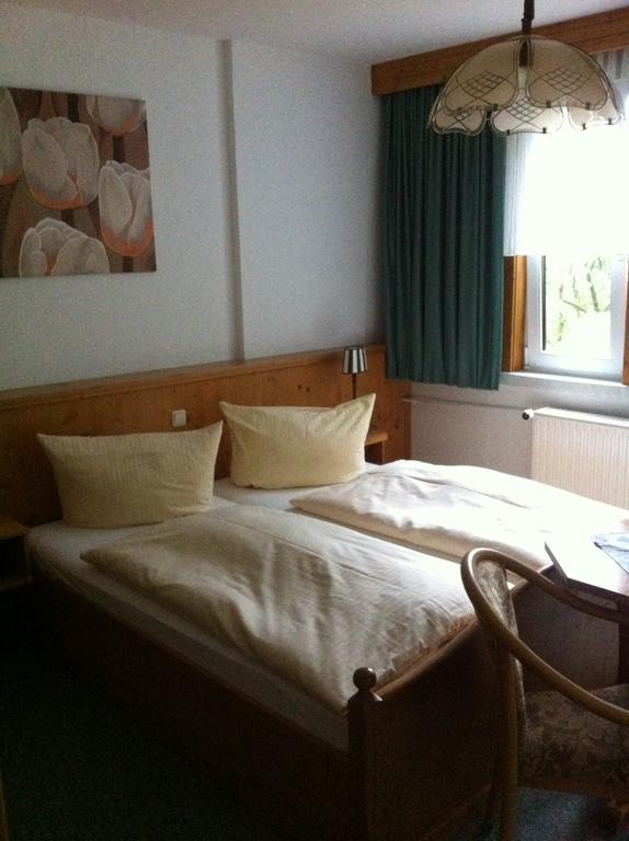 Pension Tannenrausch Friedrichroda Ruang foto