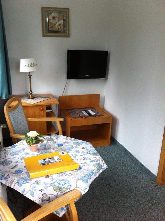 Pension Tannenrausch Friedrichroda Ruang foto