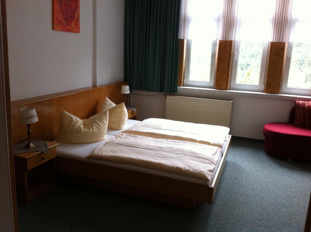 Pension Tannenrausch Friedrichroda Ruang foto